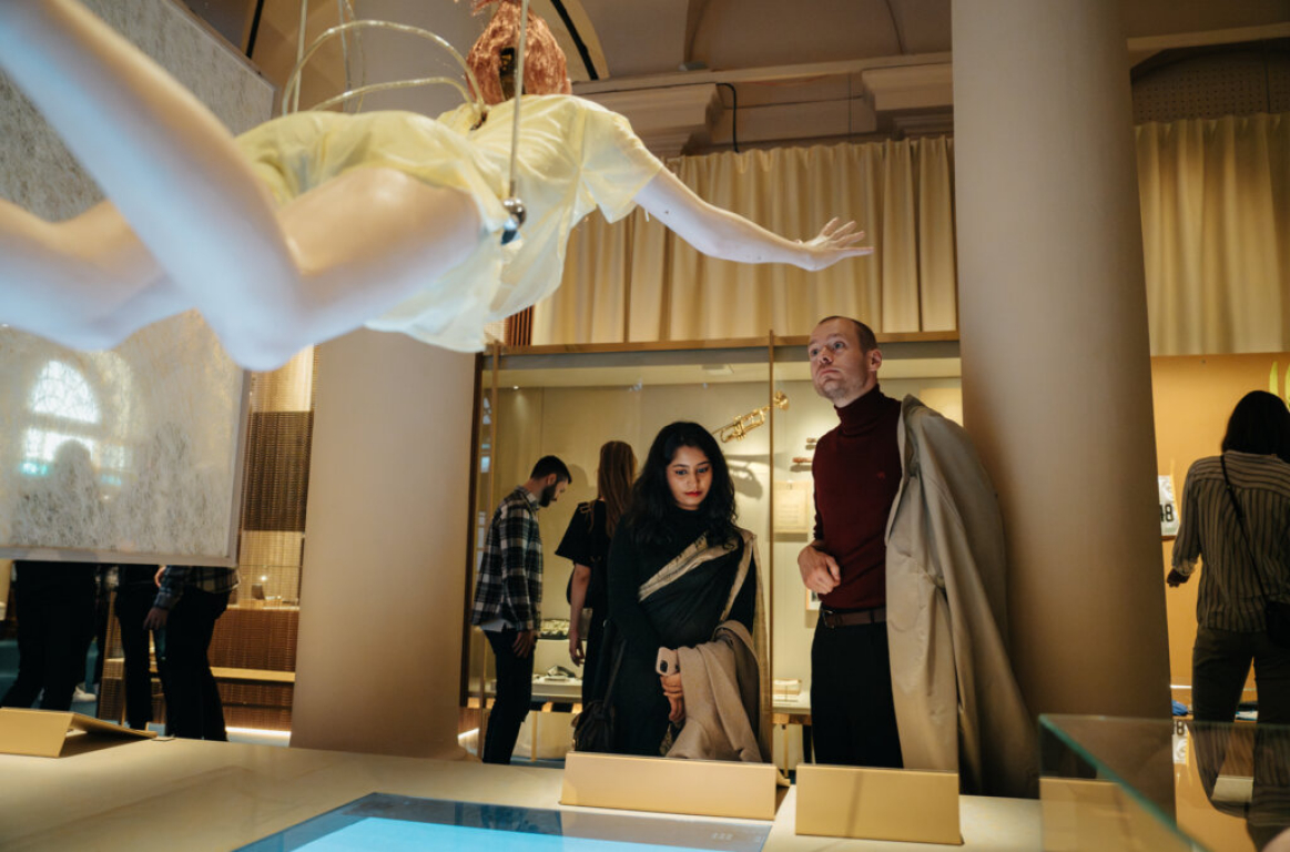 Kvällsvisning: Människan - en resa i litteratur och fred